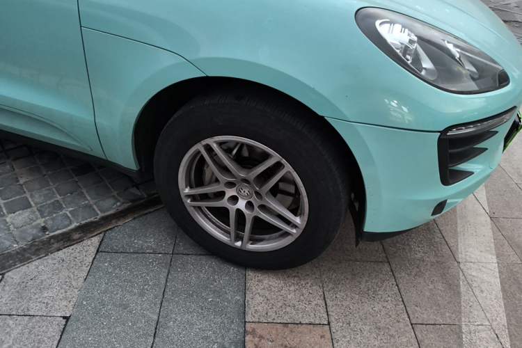 Used Porsche Macan 2014 Macan S 3.0T Right Front Wheel Hub