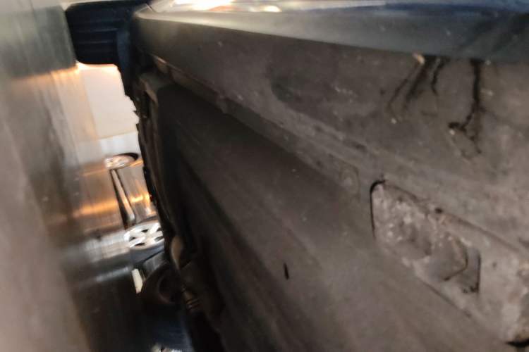Used Porsche Macan 2014 Macan 2.0T Right Side Sill