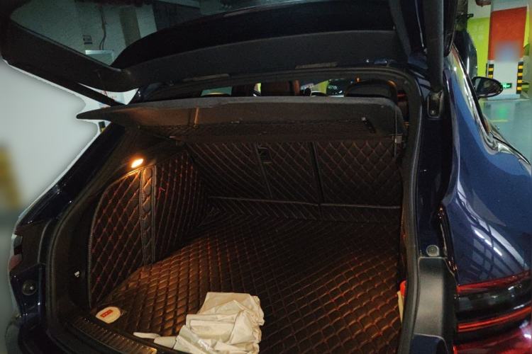 Used Porsche Macan 2014 Macan 2.0T Trunk