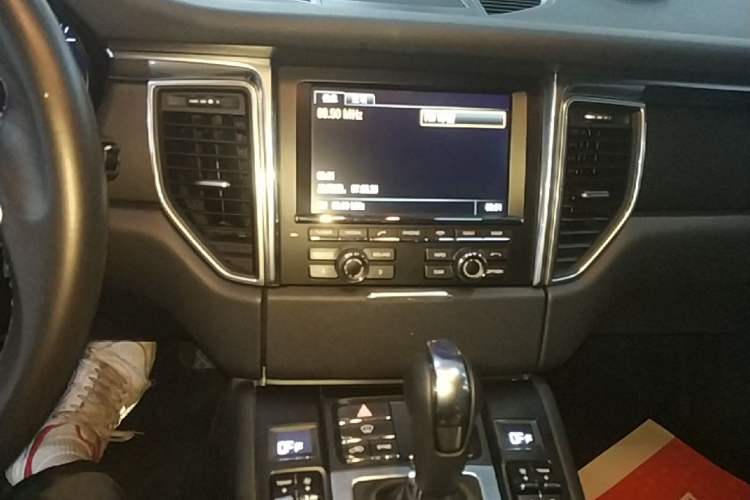 Used Porsche Macan 2014 Macan 2.0T Audio And AC Panel