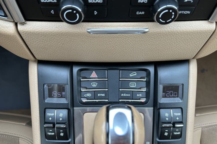 Used Porsche Macan 2014 Macan S 3.0T Audio And AC Panel