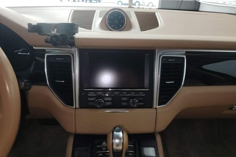 Used Porsche Macan 2014 Macan S 3.0T Audio And AC Panel