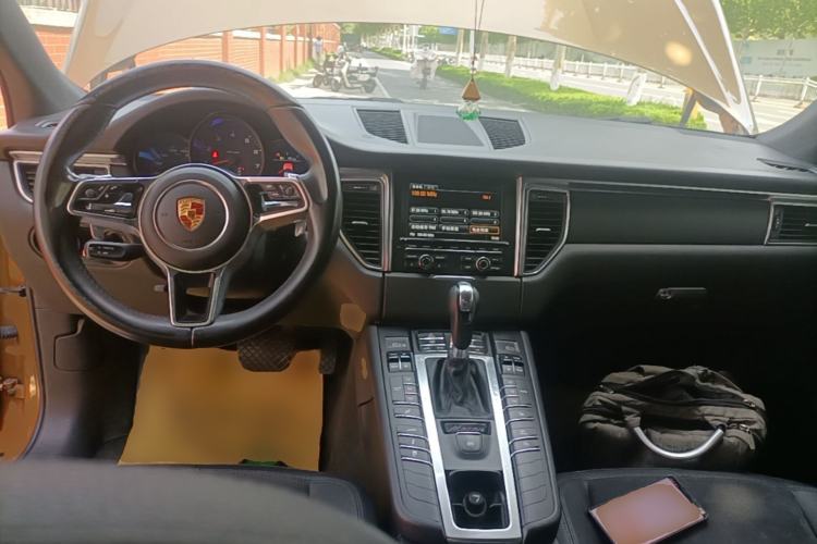 Used Porsche Macan 2014 Macan 2.0T Center Console