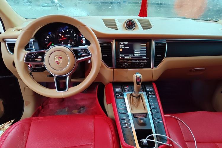 Used Porsche Macan 2014 Macan 2.0T Center Console