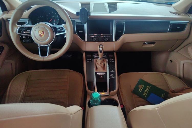 Used Porsche Macan 2014 Macan 2.0T Center Console