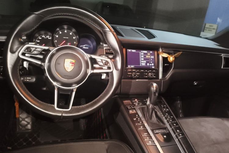 Used Porsche Macan 2014 Macan 2.0T Center Console