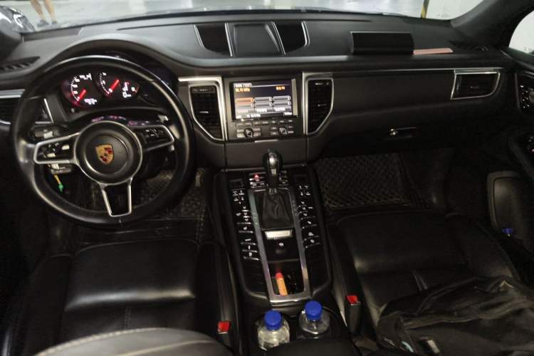 Used Porsche Macan 2014 Macan 2.0T Center Console