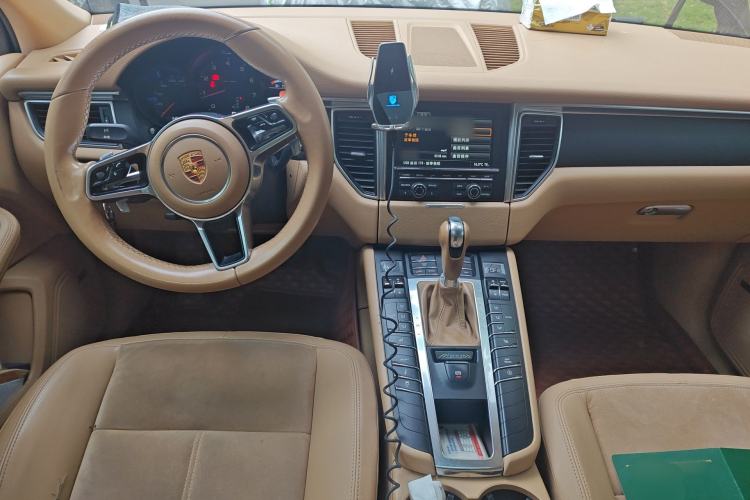 Used Porsche Macan 2014 Macan 2.0T Center Console