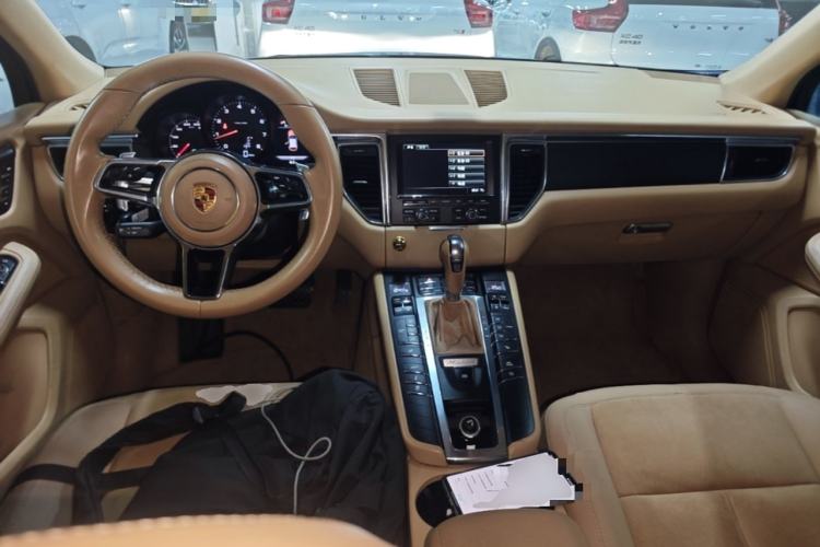 Used Porsche Macan 2014 Macan 2.0T Center Console