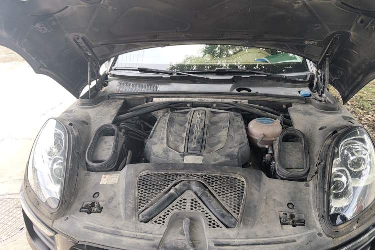 Used Porsche Macan 2014 Macan S 3.0T Engine Bay