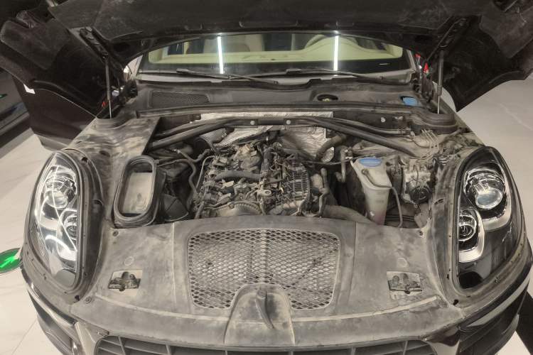 Used Porsche Macan 2014 Macan 2.0T Engine Bay