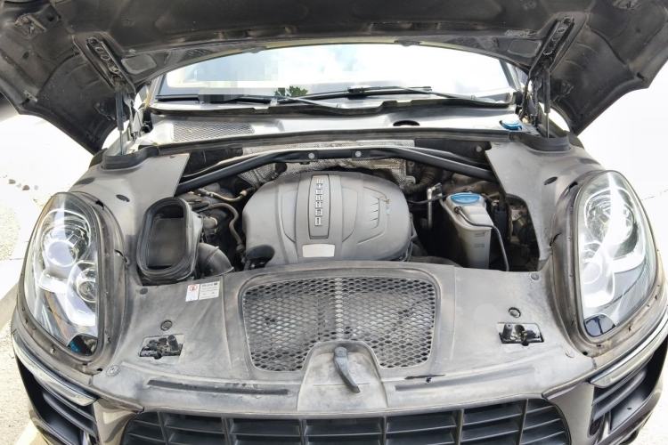 Used Porsche Macan 2014 Macan 2.0T Engine Bay