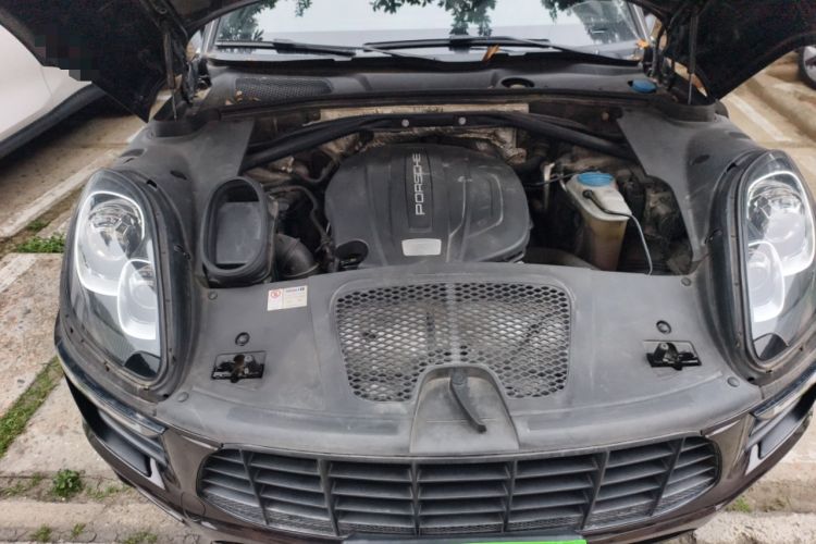 Used Porsche Macan 2014 Macan 2.0T Engine Bay