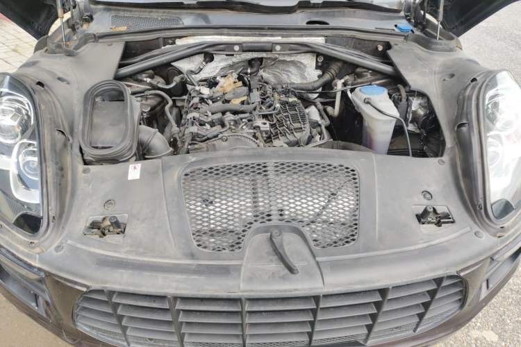 Used Porsche Macan 2014 Macan 2.0T Engine Bay
