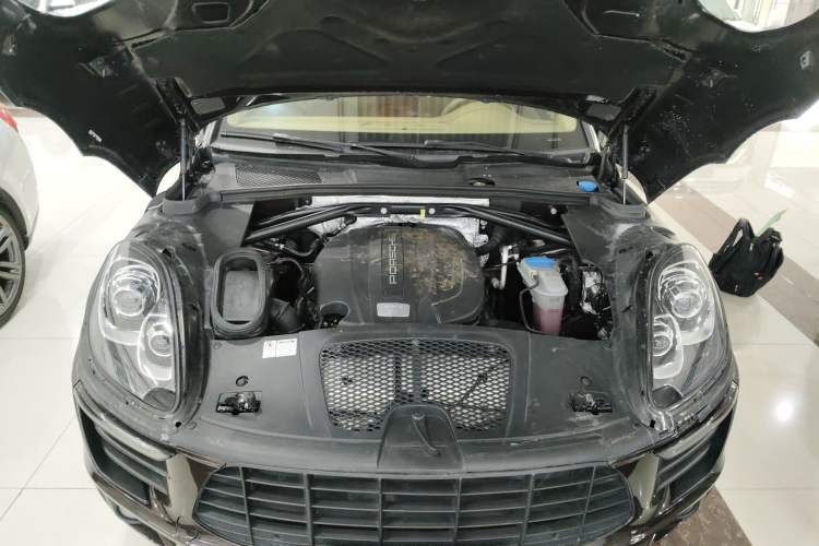 Used Porsche Macan 2014 Macan 2.0T Engine Bay