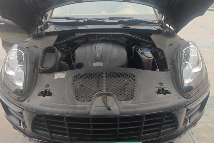 Used Porsche Macan 2014 Macan 2.0T Engine Bay