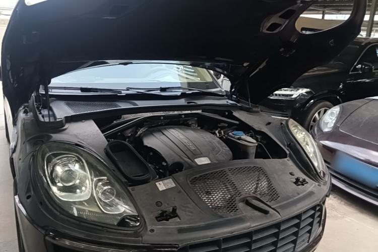 Used Porsche Macan 2014 Macan 2.0T Engine Bay