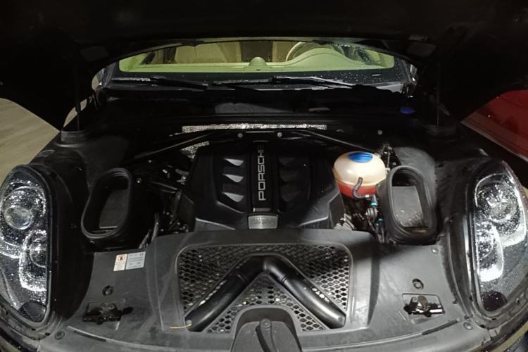 Used Porsche Macan 2014 Macan S 3.0T Engine Bay
