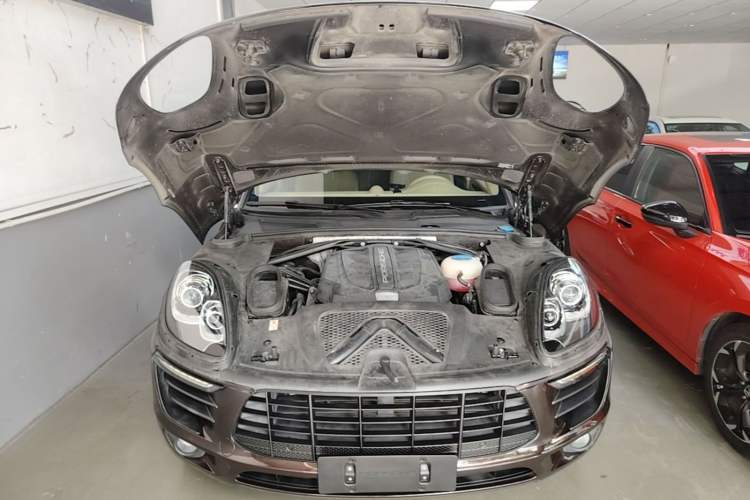 Used Porsche Macan 2014 Macan S 3.0T Engine Bay