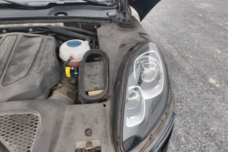 Used Porsche Macan 2014 Macan S 3.0T Engine Bay Left