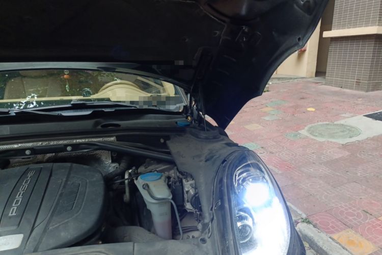 Used Porsche Macan 2014 Macan 2.0T Engine Bay Left