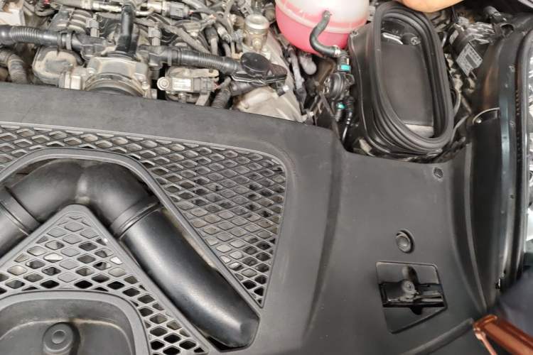 Used Porsche Macan 2014 Macan S 3.0T Engine Bay Left