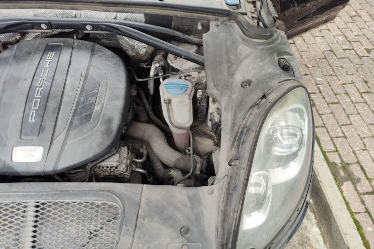 Used Porsche Macan 2014 Macan 2.0T Engine Bay Left