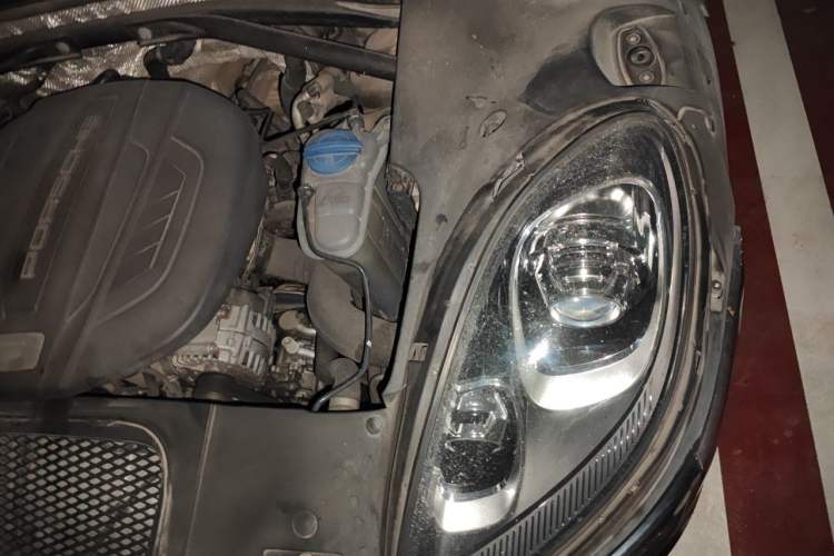 Used Porsche Macan 2014 Macan 2.0T Engine Bay Left