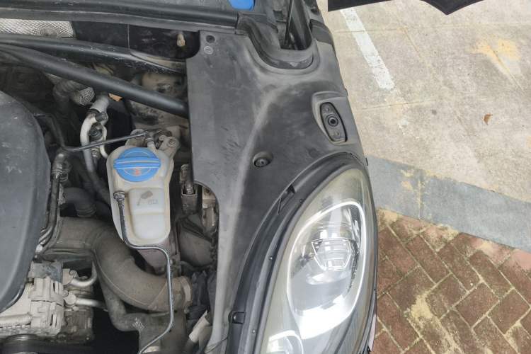 Used Porsche Macan 2014 Macan 2.0T Engine Bay Left