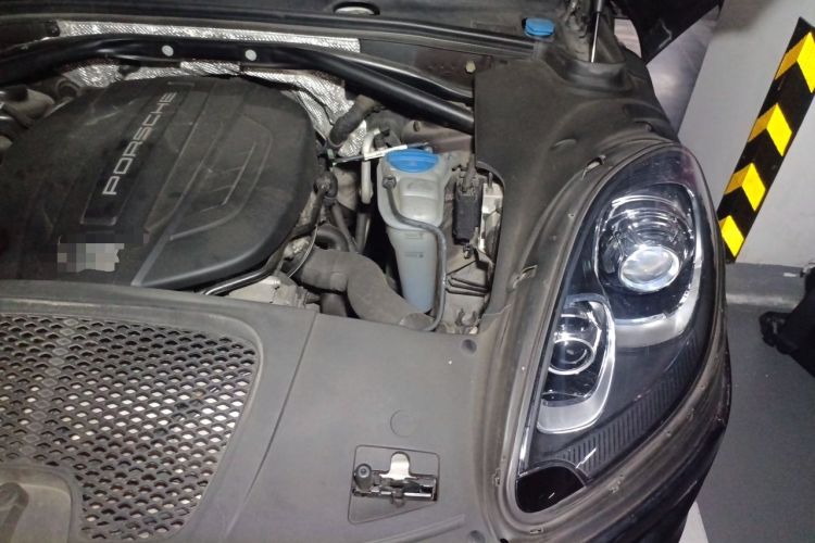 Used Porsche Macan 2014 Macan 2.0T Engine Bay Left