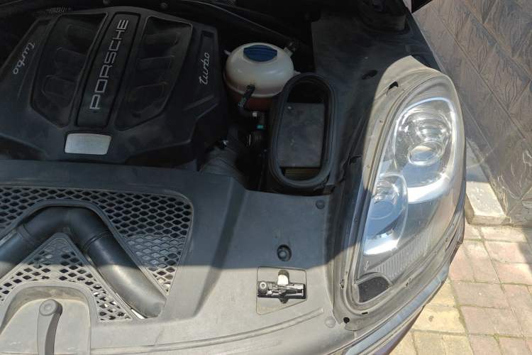 Used Porsche Macan 2014 Macan Turbo 3.6T Engine Bay Left