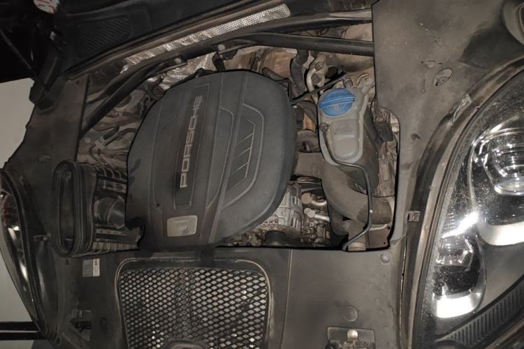 Used Porsche Macan 2014 Macan 2.0T Engine Bay