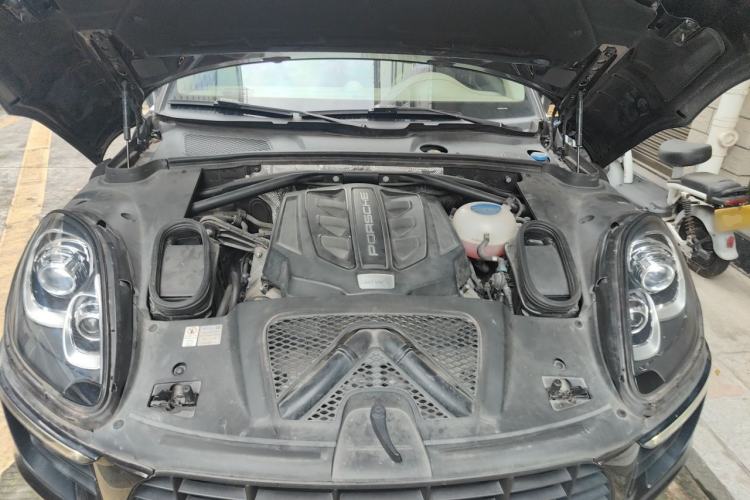 Used Porsche Macan 2014 Macan S 3.0T Engine Bay