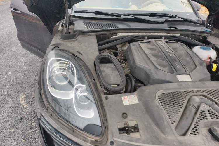 Used Porsche Macan 2014 Macan S 3.0T Engine Bay Right