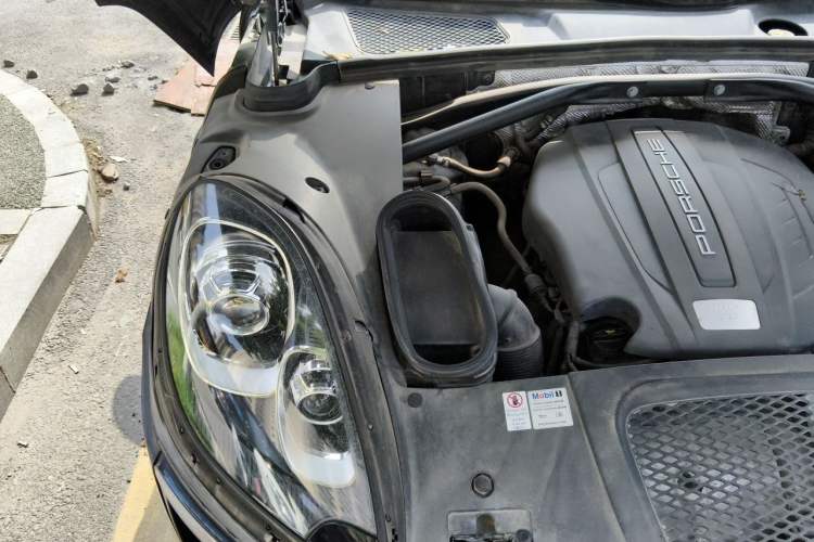 Used Porsche Macan 2014 Macan 2.0T Engine Bay Right