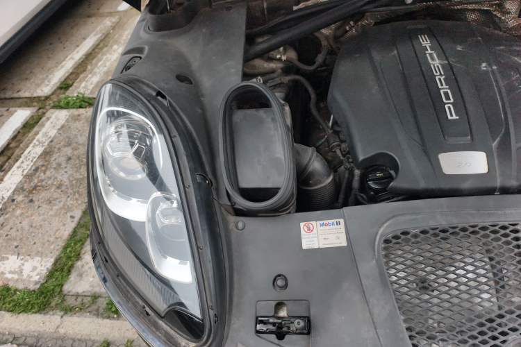 Used Porsche Macan 2014 Macan 2.0T Engine Bay Right