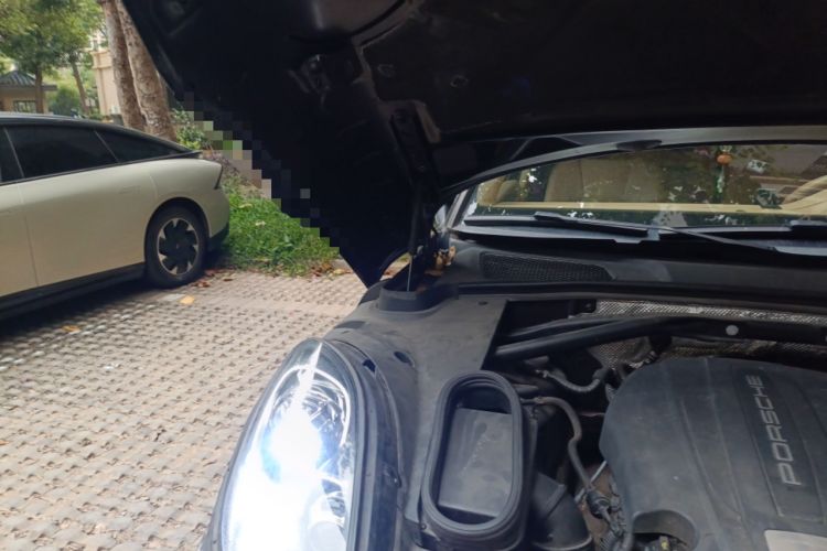 Used Porsche Macan 2014 Macan 2.0T Engine Bay Right
