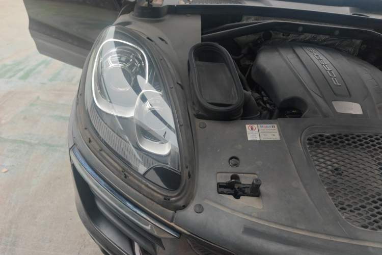 Used Porsche Macan 2014 Macan 2.0T Engine Bay Right