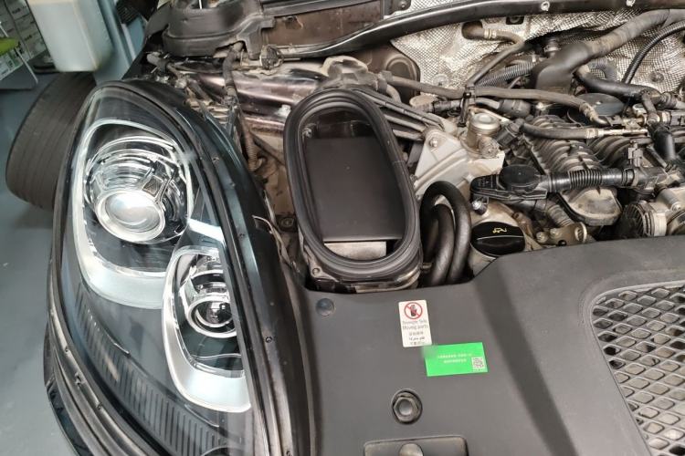 Used Porsche Macan 2014 Macan S 3.0T Engine Bay Right