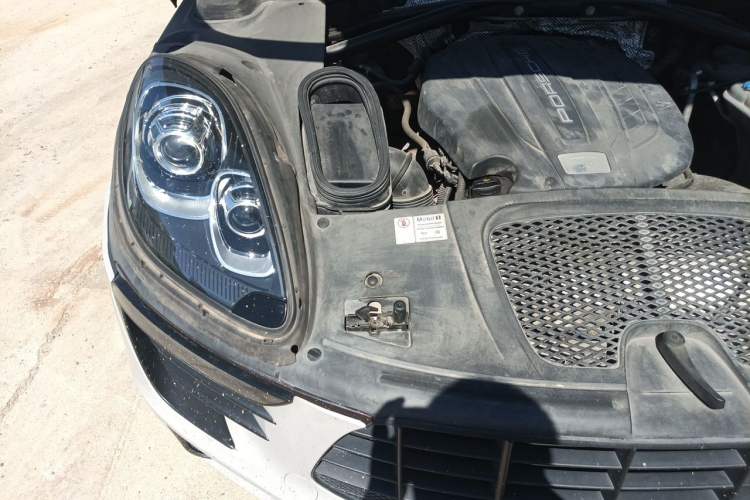 Used Porsche Macan 2014 Macan 2.0T Engine Bay Right