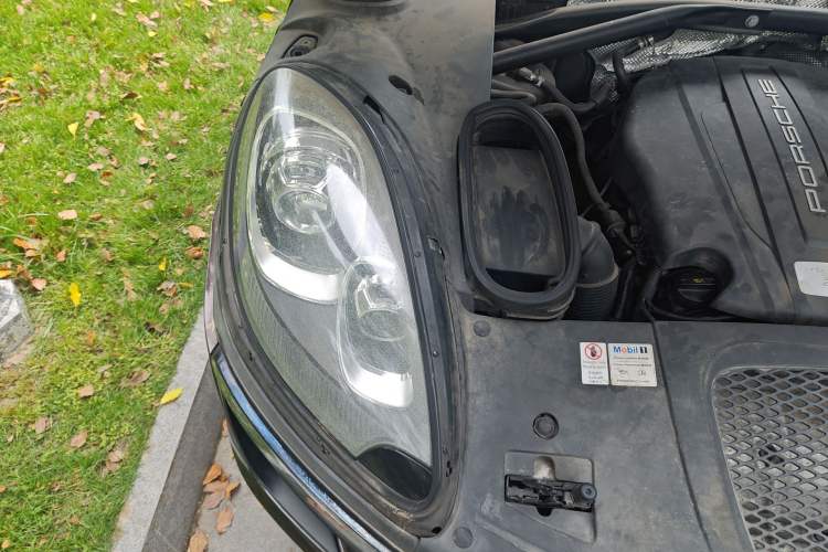 Used Porsche Macan 2014 Macan 2.0T Engine Bay Right