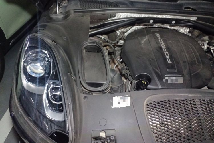 Used Porsche Macan 2014 Macan 2.0T Engine Bay Right