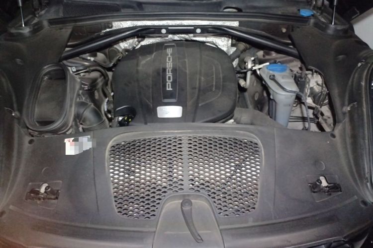 Used Porsche Macan 2014 Macan 2.0T Engine Bay