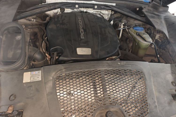 Used Porsche Macan 2014 Macan 2.0T Engine Bay