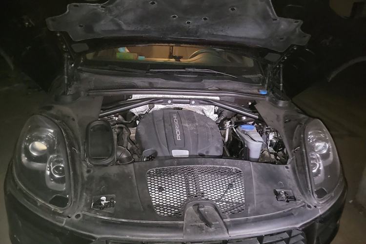 Used Porsche Macan 2014 Macan 2.0T Engine Bay