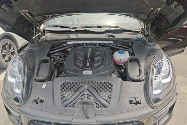 Used Porsche Macan 2014 Macan S 3.0T Engine Bay