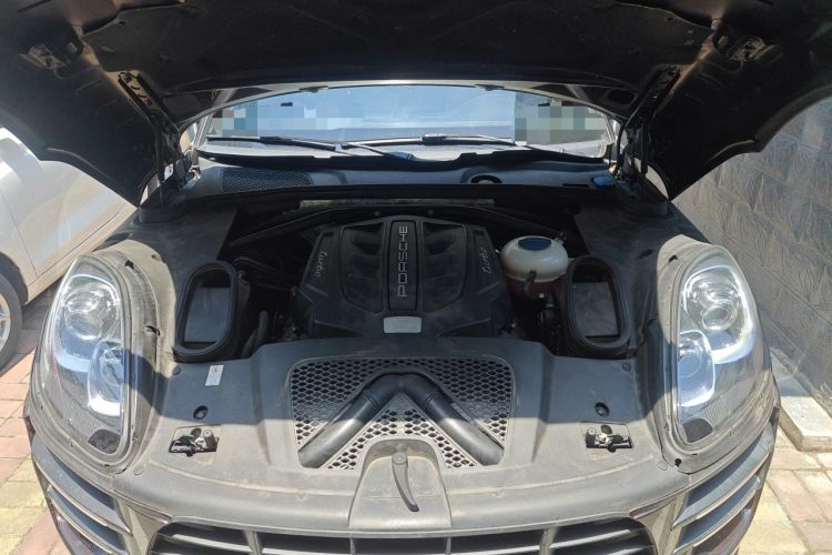 Used Porsche Macan 2014 Macan Turbo 3.6T Engine Bay