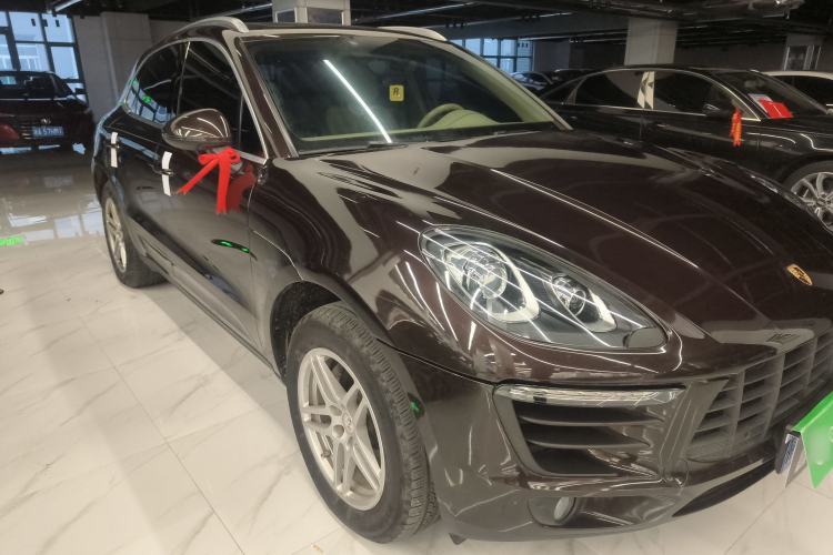 Used Porsche Macan 2014 Macan 2.0T Front Right 45 Deg