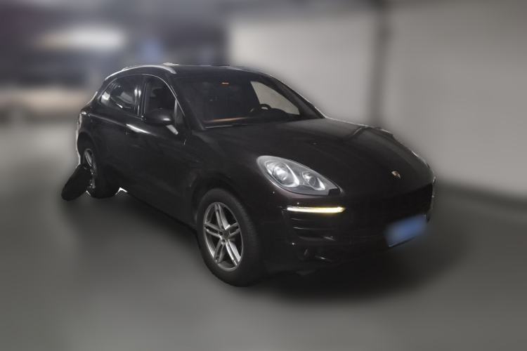 Used Porsche Macan 2014 Macan 2.0T Front Right 45 Deg