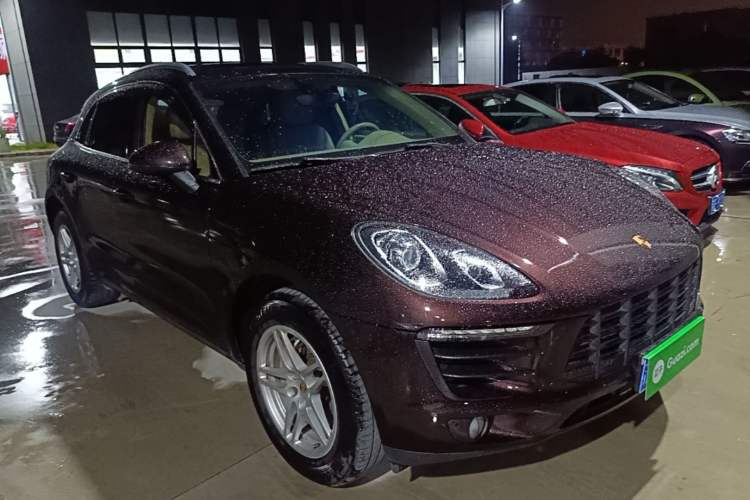Used Porsche Macan 2014 Macan S 3.0T Front Right 45 Deg